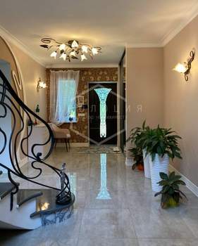 Дом 250м², 2-этажный, участок 6 сот.  