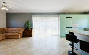 Дом 184м&sup2;, 2-этажный, участок 9 сот.  