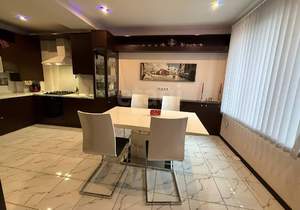 Дом 199м&sup2;, 2-этажный, участок 2 сот.  