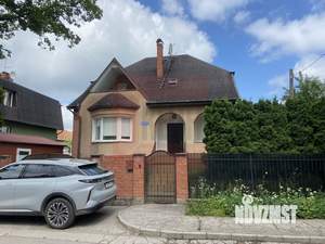 Дом 250м², 3-этажный, участок 8 сот.  