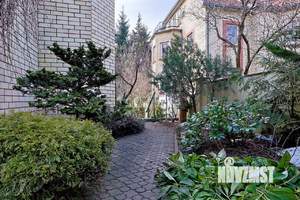 Дом 461м&sup2;, 3-этажный, участок 6 сот.  