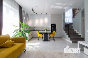 Дом 99м&sup2;, 2-этажный, участок 3 сот.  