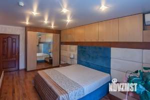 Таунхаус 210м&sup2;, 3-этажный, участок 8 сот.  