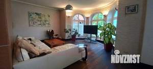 Дом 351м², 3-этажный, участок 9 сот.  