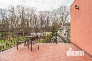 Таунхаус 470м&sup2;, 4-этажный, участок 5 сот.  