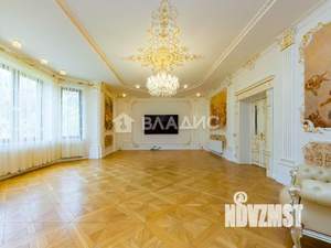 Дом 507м², 3-этажный, участок 14 сот.  