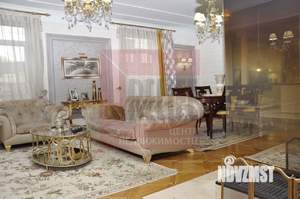 Дом 489м², 3-этажный, участок 6 сот.  