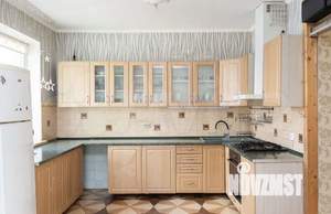 Дом 200м&sup2;, 2-этажный, участок 6 сот.  