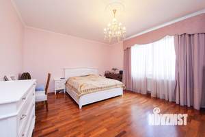 Дом 557м&sup2;, 4-этажный, участок 8 сот.  