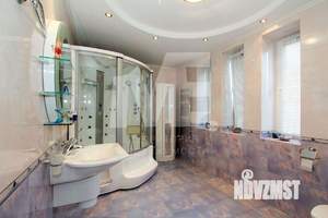 Дом 350м², 3-этажный, участок 11 сот.  