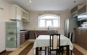 Дом 442м&sup2;, 3-этажный, участок 12 сот.  