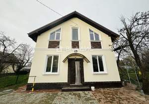 Дом 236м², 2-этажный, участок 6 сот.  