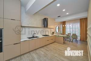 Коттедж 280м², 3-этажный, участок 2 сот.  
