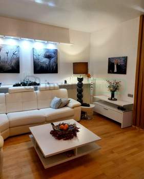 Дом 160м&sup2;, 3-этажный, участок 2 сот.  