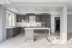 Дом 332м&sup2;, 3-этажный, участок 6 сот.  