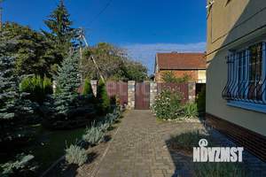 Дом 214м&sup2;, 3-этажный, участок 11 сот.  