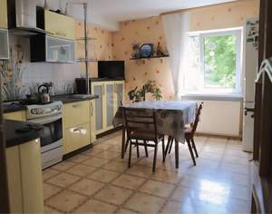 Дом 100м&sup2;, 2-этажный, участок 6 сот.  