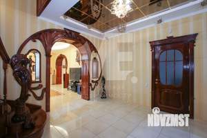 Дом 350м², 3-этажный, участок 11 сот.  