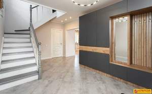 Дом 171м&sup2;, 2-этажный, участок 8 сот.  