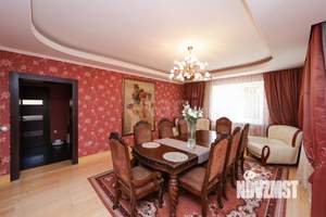 Дом 320м², 3-этажный, участок 12 сот.  
