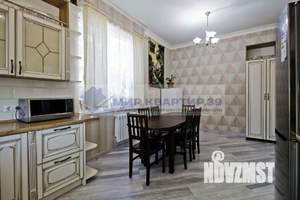 Дом 332м², 2-этажный, участок 7 сот.  