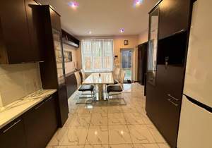 Дом 199м&sup2;, 2-этажный, участок 2 сот.  