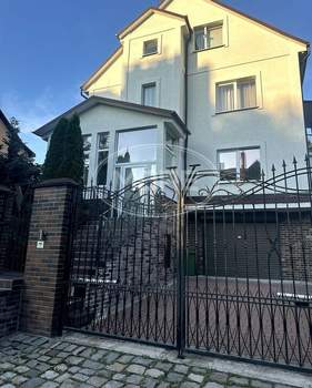 Дом 320м², 3-этажный, участок 12 сот.  