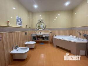 Дом 176м², 2-этажный, участок 1 сот.  