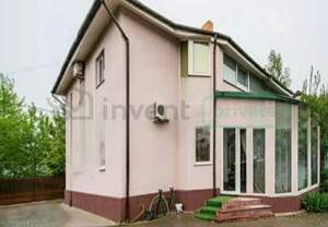 Дом 220м², 2-этажный, участок 6 сот.  