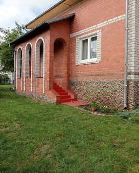 Дом 180м&sup2;, 3-этажный, участок 8 сот.  