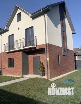 Дом 153м&sup2;, 3-этажный, участок 2 сот.  