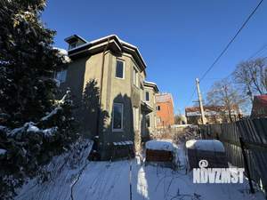 Дом 360м², 2-этажный, участок 6 сот.  