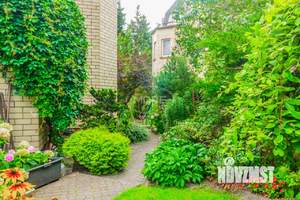 Дом 461м&sup2;, 3-этажный, участок 8 сот.  