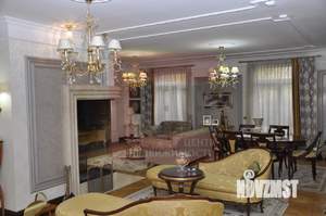 Дом 489м&sup2;, 3-этажный, участок 6 сот.  