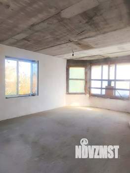 Дом 273м², 3-этажный, участок 8 сот.  