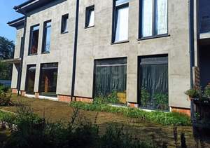 Дом 200м&sup2;, 2-этажный, участок 5 сот.  