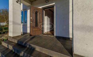 Дом 206м&sup2;, 2-этажный, участок 6 сот.  