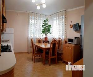 Дом 250м&sup2;, 3-этажный, участок 16 сот.  