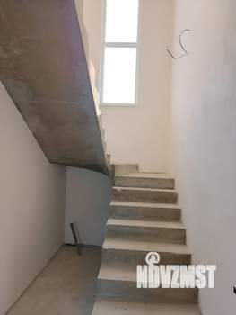 Дом 175м&sup2;, 2-этажный, участок 4 сот.  