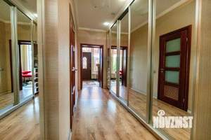 Таунхаус 225м², 2-этажный, участок 3 сот.  