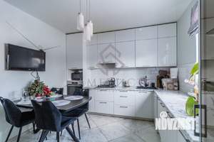 Дом 136м&sup2;, 2-этажный, участок 9 сот.  