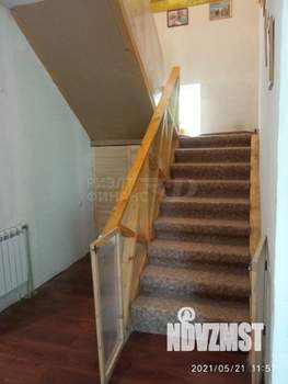 Дом 180м², 2-этажный, участок 10 сот.  