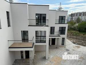 Дом 190м², 3-этажный, участок 2 сот.  