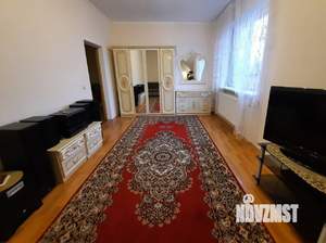 Дом 289м², 2-этажный, участок 6 сот.  