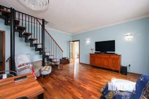 Дом 557м&sup2;, 4-этажный, участок 8 сот.  