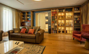 Дом 251м&sup2;, 3-этажный, участок 10 сот.  