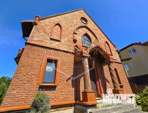 Дом 262м&sup2;, 4-этажный, участок 12 сот.  