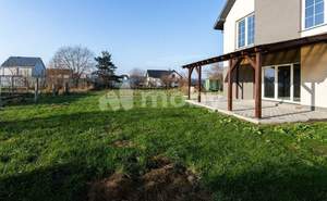 Дом 200м&sup2;, 3-этажный, участок 0 сот.  