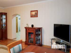 Дом 250м&sup2;, 3-этажный, участок 16 сот.  