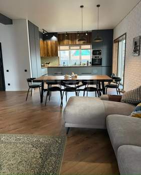 Дом 212м&sup2;, 2-этажный, участок 6 сот.  